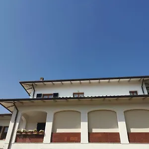 Villaflora , Luni Italia